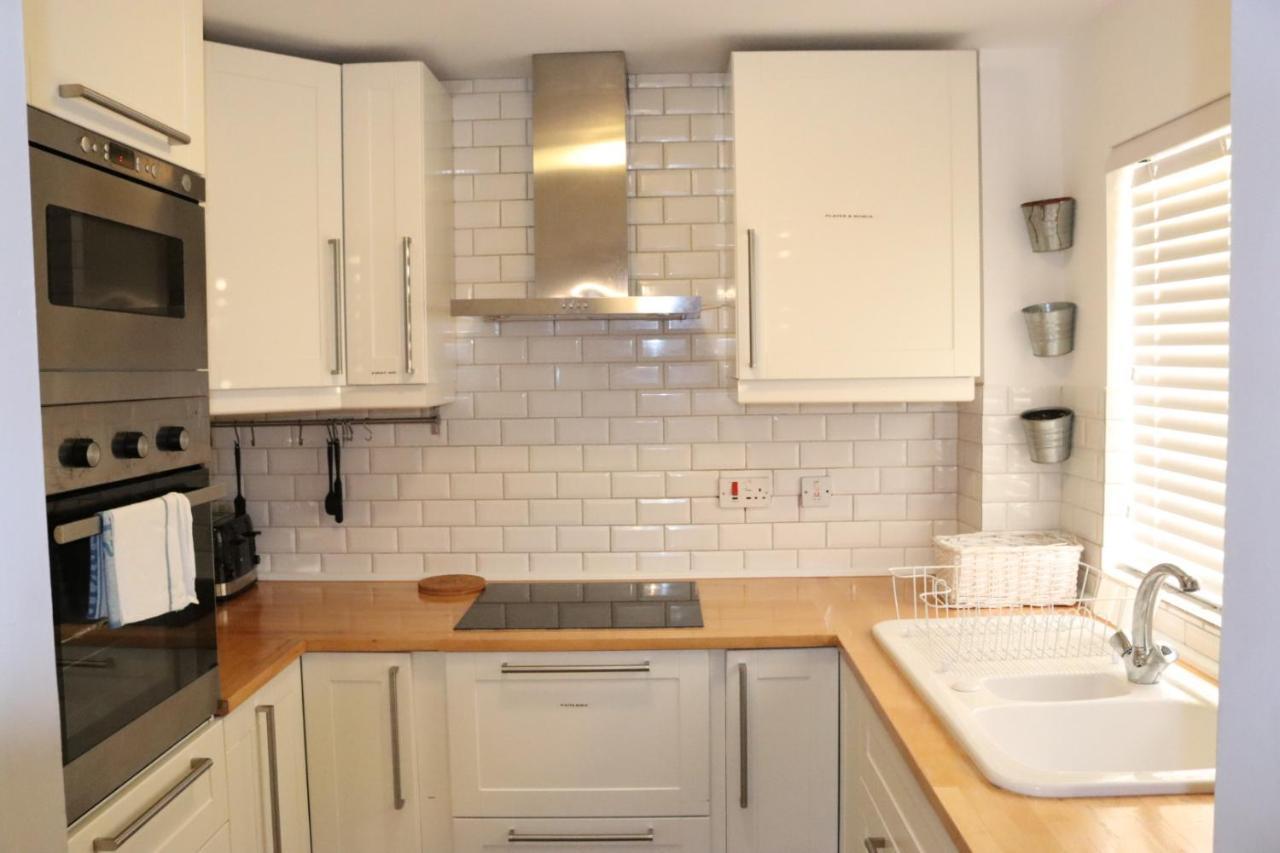Garland Modern Apartment With Private Garden & Parking Dartford 5 Kültér fotó