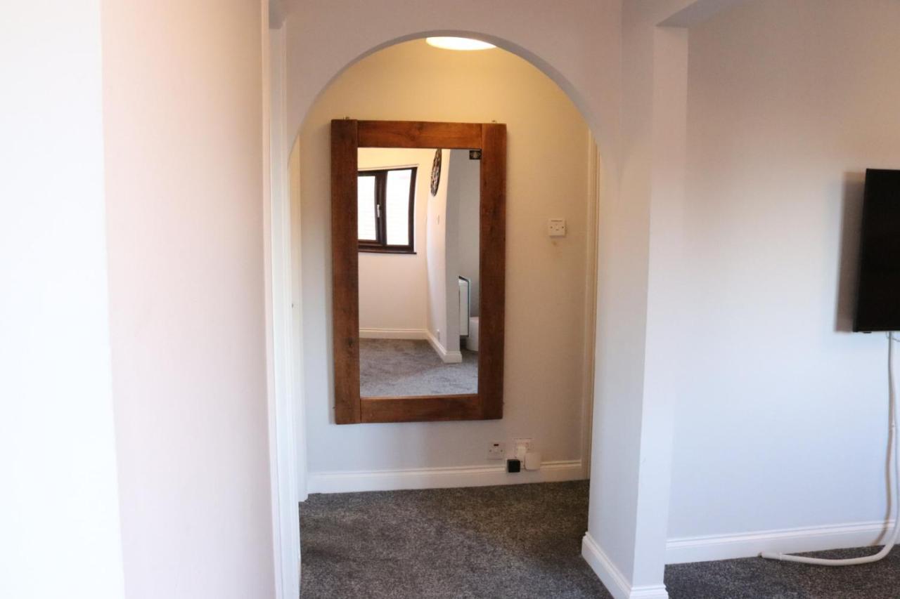 Garland Modern Apartment With Private Garden & Parking Dartford 5 Kültér fotó