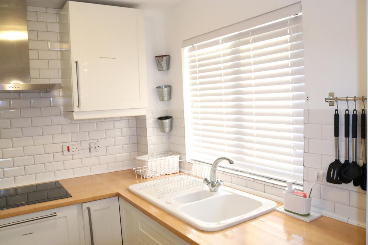 Garland Modern Apartment With Private Garden & Parking Dartford 5 Kültér fotó